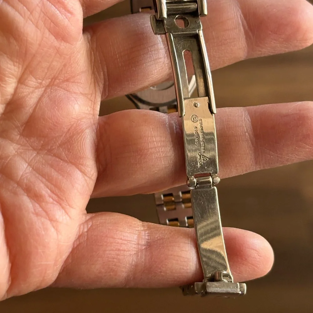 Omega Gold and Silver Two-Tone Watch with Roman Numerals - Picture 4 of 9
